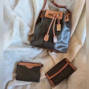 Vintage Dooney & Bourke Leather Bucket Bag Handbag And Matching Wallets